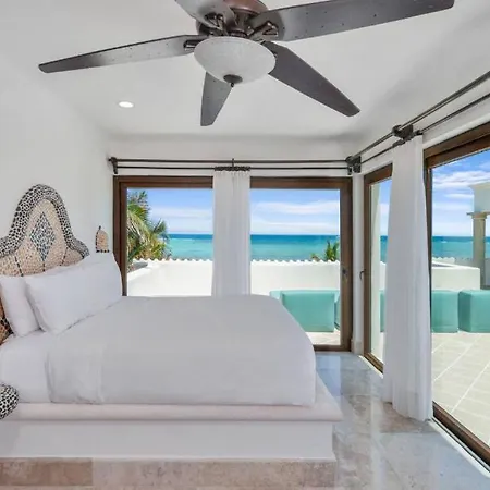 Villa Beachfront Hacienda Soliman Bay