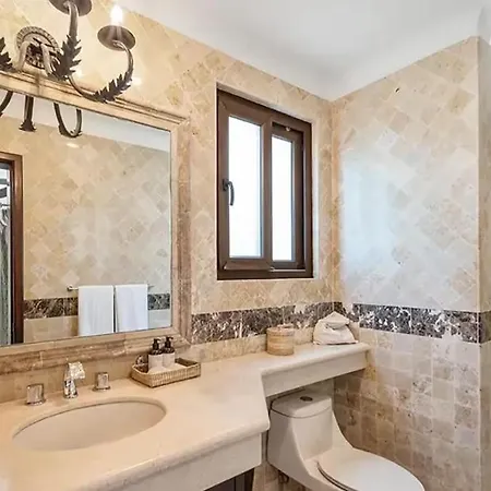 Villa Beachfront Hacienda Soliman Bay *