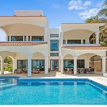 Beachfront Hacienda Soliman Bay Villa *