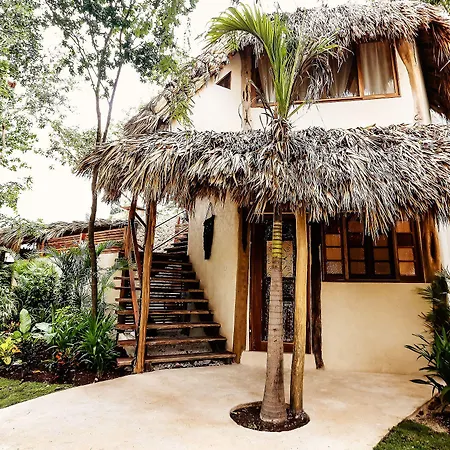 Hotel Xscapetulum 4*