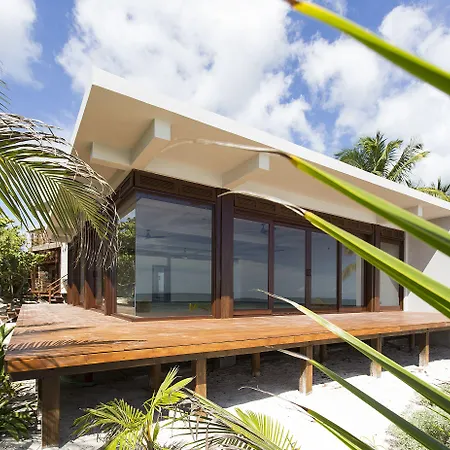 Hotel Lula Tulum, A Small Luxury 4*