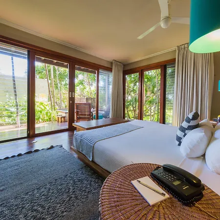 Mi By La Zebra, An Slh (adults Only) 5*