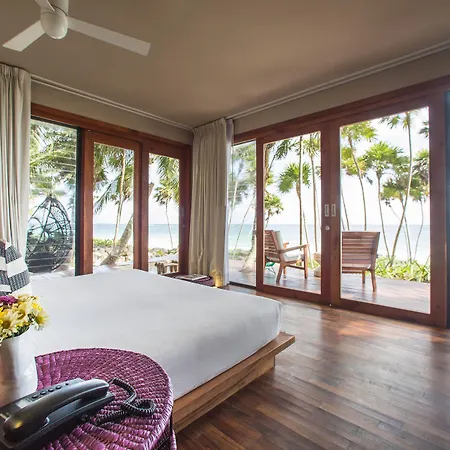 Mi By La Zebra, An Slh (adults Only) 5*