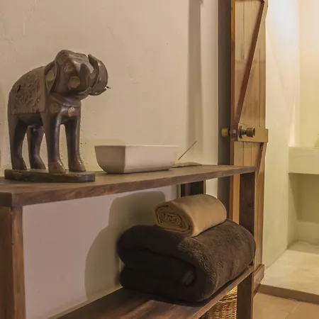 Secret Garden Hotel 3*