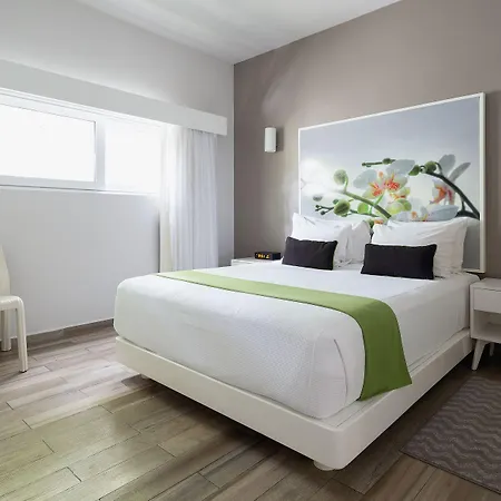 Azura Boutique 4*