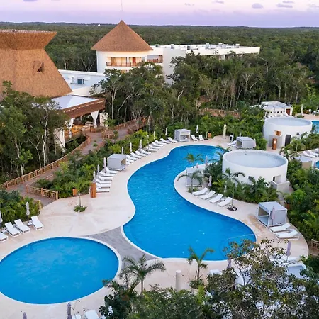 Mundo Maya Hotel 5*