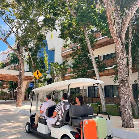 Mundo Maya Aeropuerto 3*