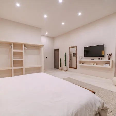 Villa Tulipan Modern 4 Bedroom 4 Bathroom And Private Pool