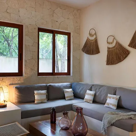 Holiday home Stylish Ground-floor 3br Haven With Luxe Plunge Pool