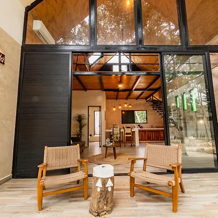Xtambaa Selva Lodge *