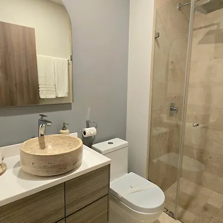 1br - Sea View Rooftop Pools Steps To & Jaguar Park