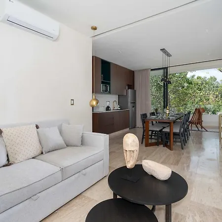 Maria - Modern 2br Retreat With Pool Apartment