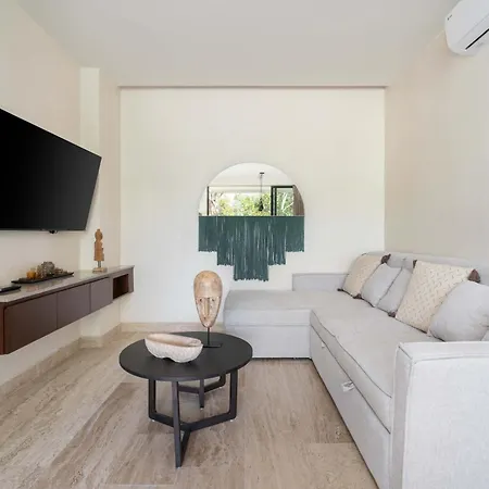 Apartment Maria - Modern 2br Retreat With Pool *