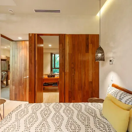 Apartment Modern Retreat With Private Garden And Jacuzzi *