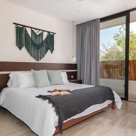 Maria - Modern 2br Retreat With Pool *