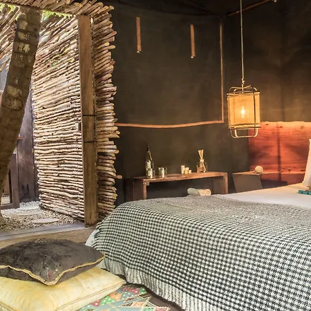 Nomade Temple Hotel