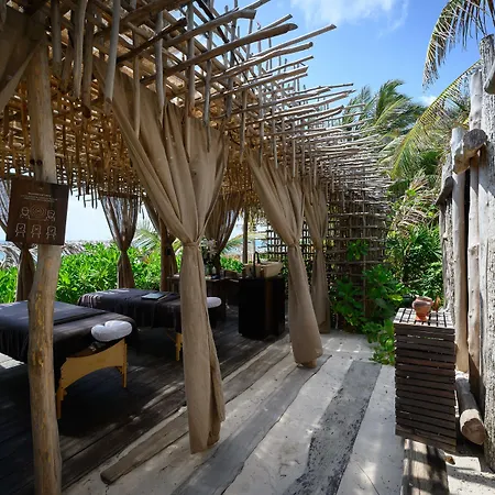 Nomade Temple Hotel 4*