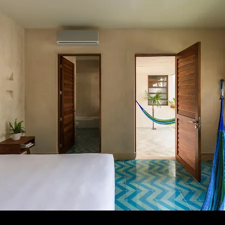 Tiki Tiki Hotel 4*