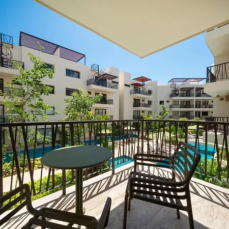 Modern In Pool And Gym Apartamento Tulum