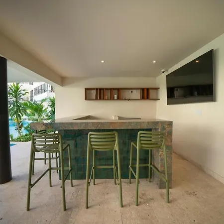Modern In Pool And Gym Apartamento Tulum