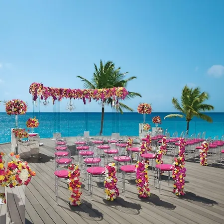 Dreams & Resort