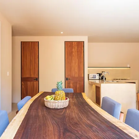 Sessile By The Spot Apartment *
