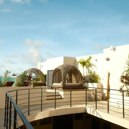 Downtown Penthouse With Private Pool, Rooftop Pool And Gym, Short Distance From Beaches, Restaurants & Nightlife *