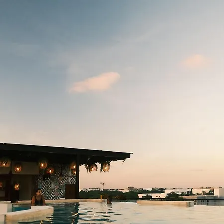 Downtown Penthouse With Private Pool, Rooftop Pool And Gym, Short Distance From Beaches, Restaurants & Nightlife