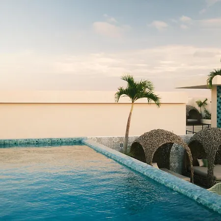 Downtown Penthouse With Private Pool, Rooftop Pool And Gym, Short Distance From Beaches, Restaurants & Nightlife Apartment *