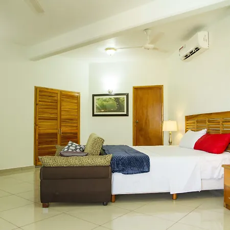 Hotel Scarlette 3*