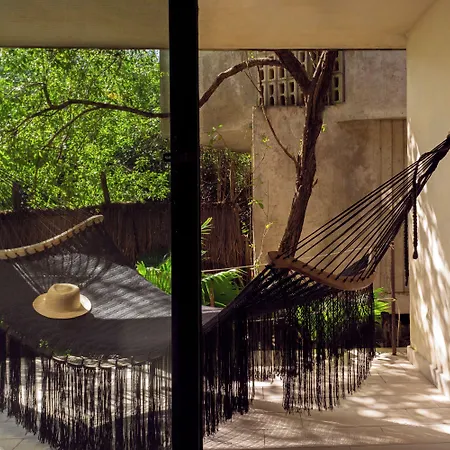 Sunset House Tulum 2*