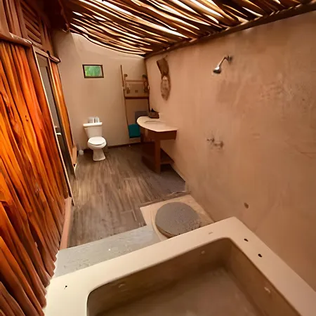 Stunning 6 Private Villas & Ph /Wifi/Ac/Pool/Gym. *