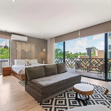 Holiday home Unwind | Private Balcony & Rooftop Pools | Casago *