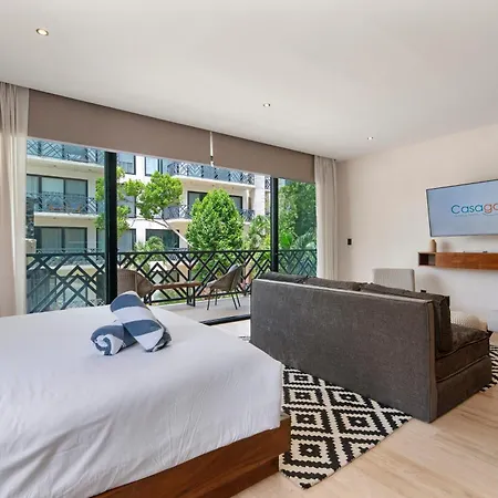Holiday home Unwind | Private Balcony & Rooftop Pools | Casago