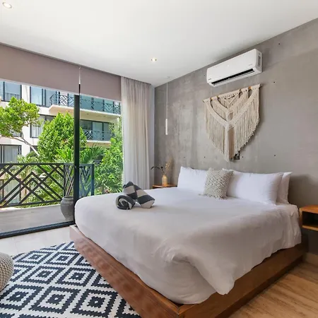 Holiday home Unwind | Private Balcony & Rooftop Pools | Casago