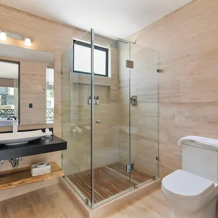 Unwind | Private Balcony & Rooftop Pools | Casago Holiday home *