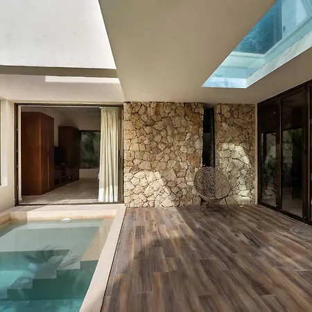 Villa Rare 8br Dual Getaway With 4 Private Pools