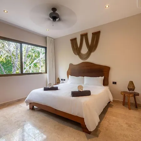 Villa Rare 8br Dual Getaway With 4 Private Pools *