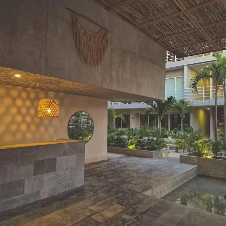 Luxury Hideaway - Rooftop Pool - Jacuzzi - Gym In *