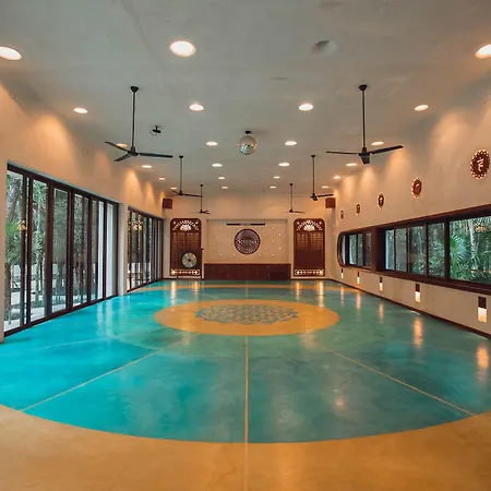 Holistika Hotel