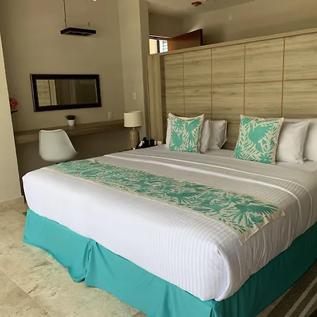 Xaha & Golf Tulum