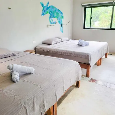 Maui Hostal *