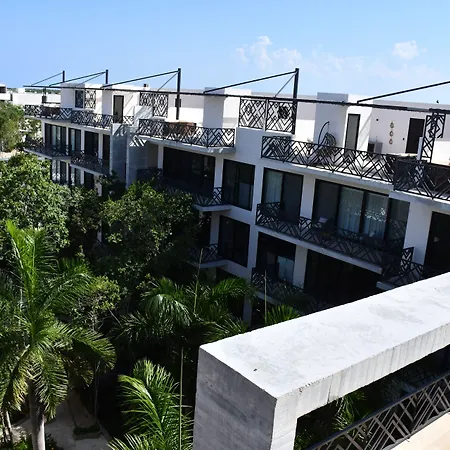 Palais By The Spot Hotel *