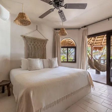 Hotel Nest 4*