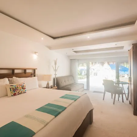 El Paraiso Hotel