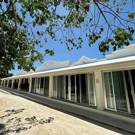 El Paraiso Hotel