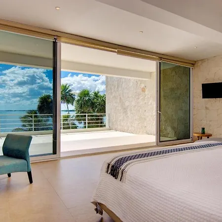 Casa Pelagia Beachfront Luruxy In *
