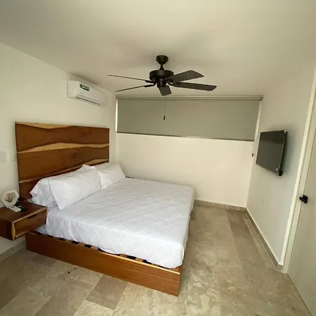 Spacious And Comfortable Ph With Private Pool In Zama Apartment *