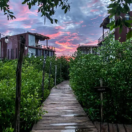 Hotel Caiman Habitat 5*