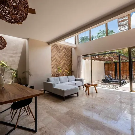 Contemporary 2br With Rooftop Lounge & Pool Villa